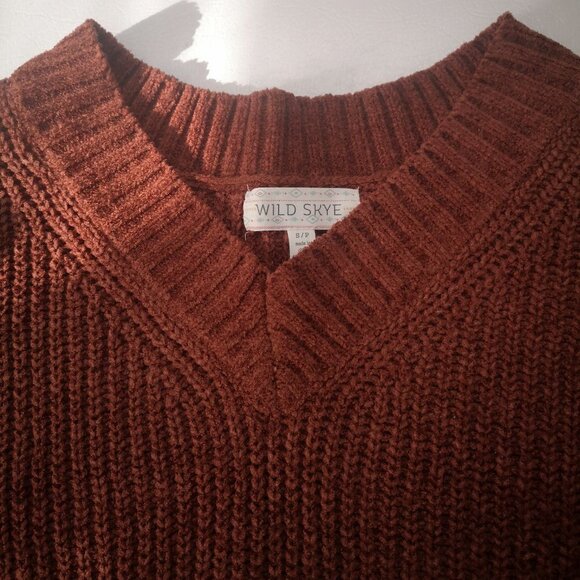 Wild Skye Ladies Rust Color V-neck Chenille Sweater - Picture 4 of 10